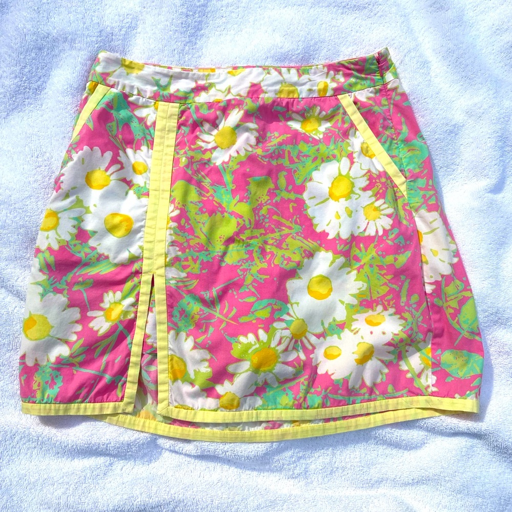Lilly Pulitzer Pink and Green Daisy Pattern Skort